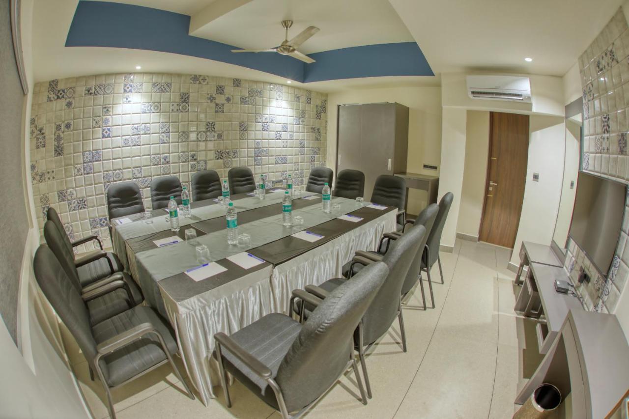 Kochi As Airport Inn מראה חיצוני תמונה
